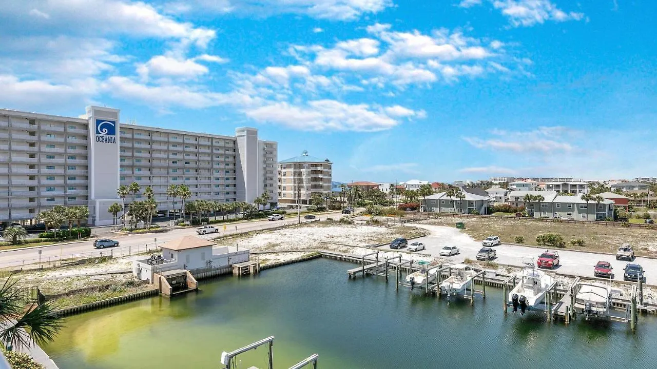 Harbor Landing 203B - Spacious Condo With Views Of The Harbor And Gulf Destin Holiday home